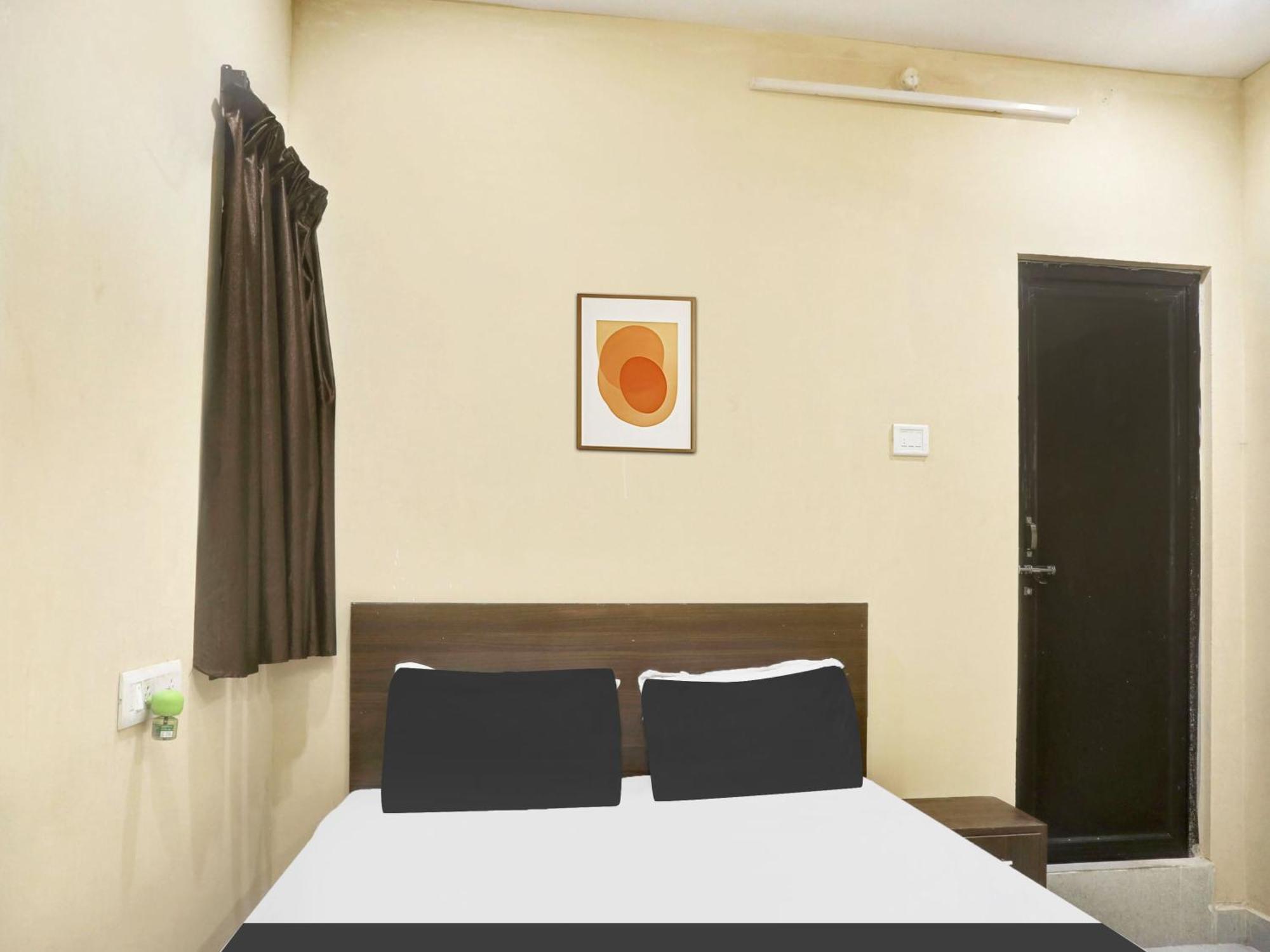 Hotel Spot On Grand Mantralayam Visakhapatnam Exterior foto