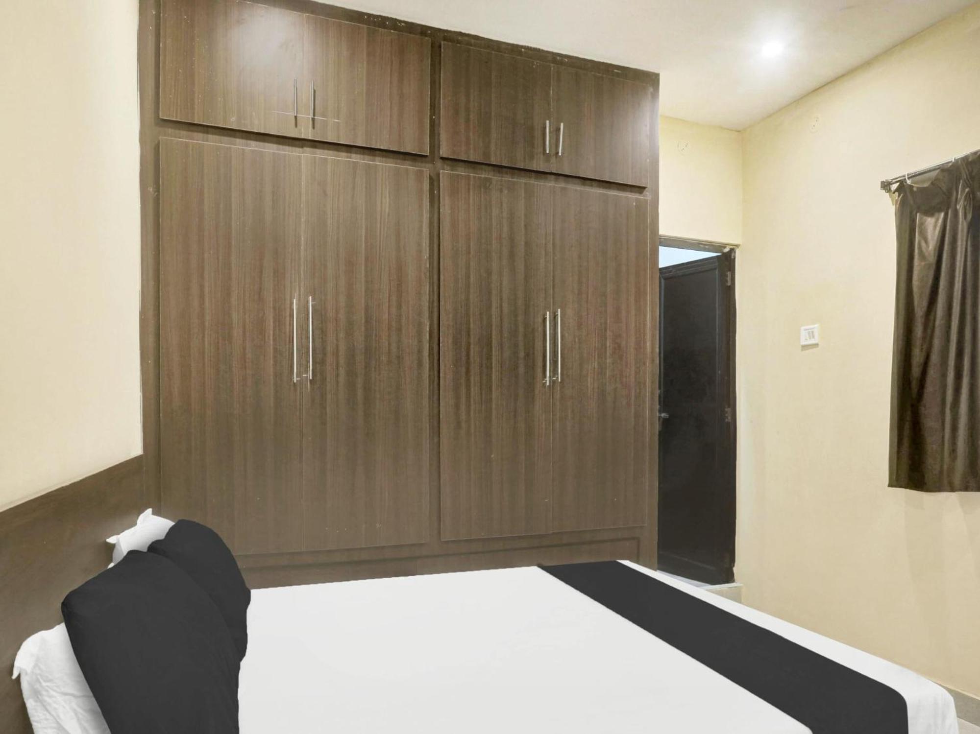 Hotel Spot On Grand Mantralayam Visakhapatnam Exterior foto